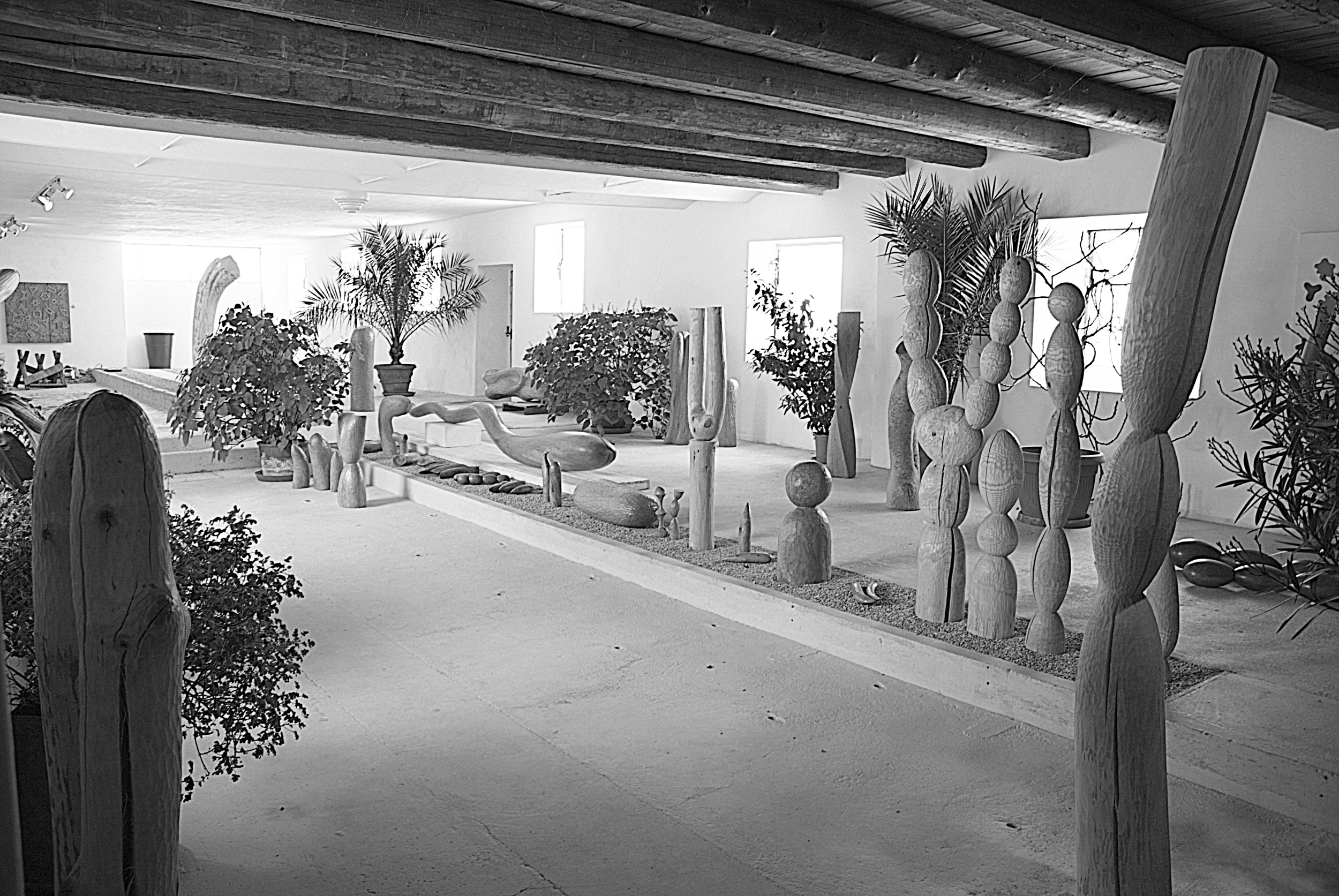 statues
